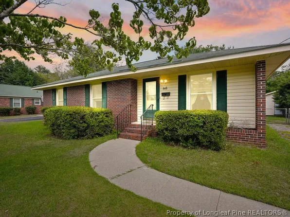 545 Waterbury Dr, Fayetteville, NC 28311