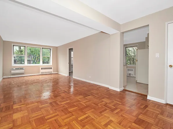 609 Kappock Street image 14 of 26