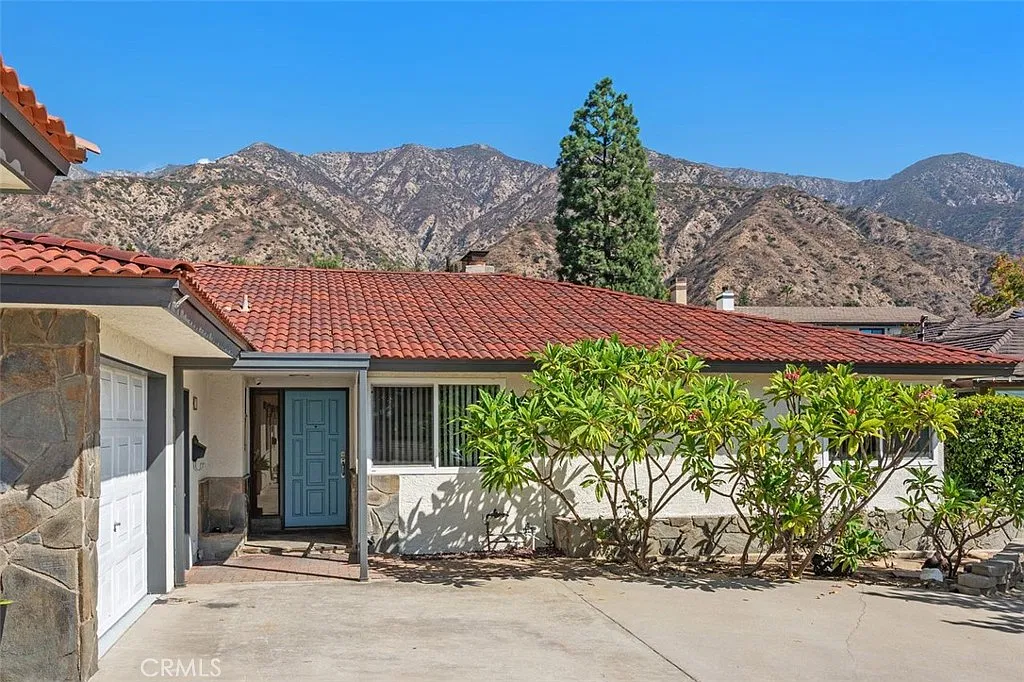 4 bed, 1954 sqft, $6,700 — Photo 3
