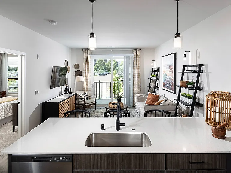 Eastpark Apartments — Photo 15