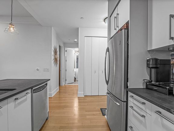 4th image of 4 Beacon Way APT 603