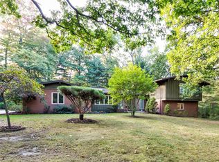 2945 Forest Ln, Willoughby Hills, OH 44094