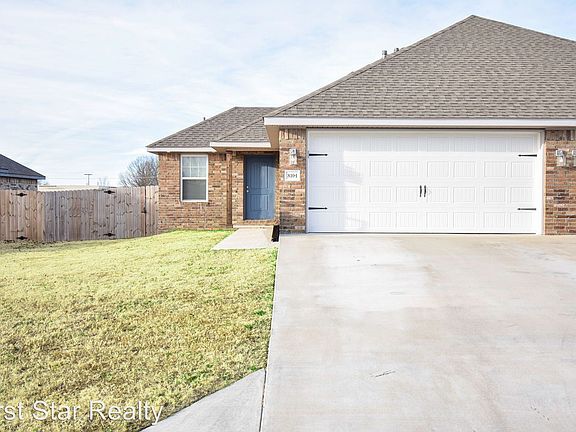 2nd image of 810 Hindman Dr #1