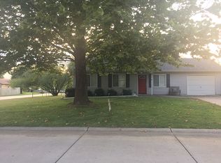 2515 Breezy Point Ln, O'Fallon, MO 63368