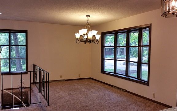 3rd image of 5831 Heatherwood Ln