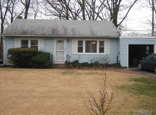 841 Clocks Blvd, Massapequa, NY 11758