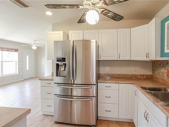 4th image of 514 Corto Andra St