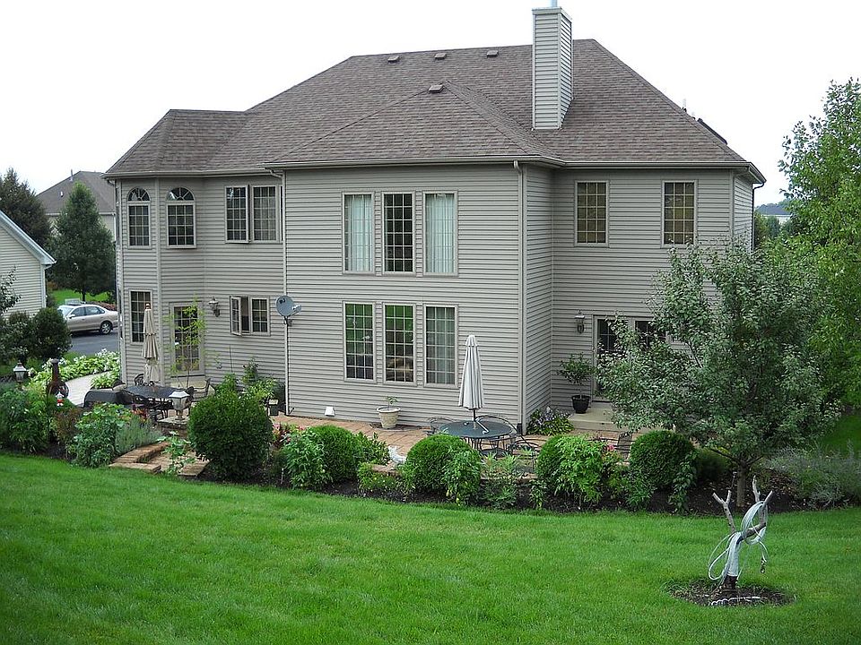 2nd image of 602 Carlisle Ct