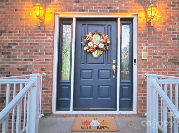 536 Shiloh Church Rd, Hickory, NC 28601