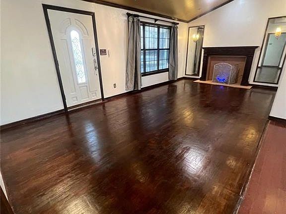 2nd image of 1808 N Broadway St