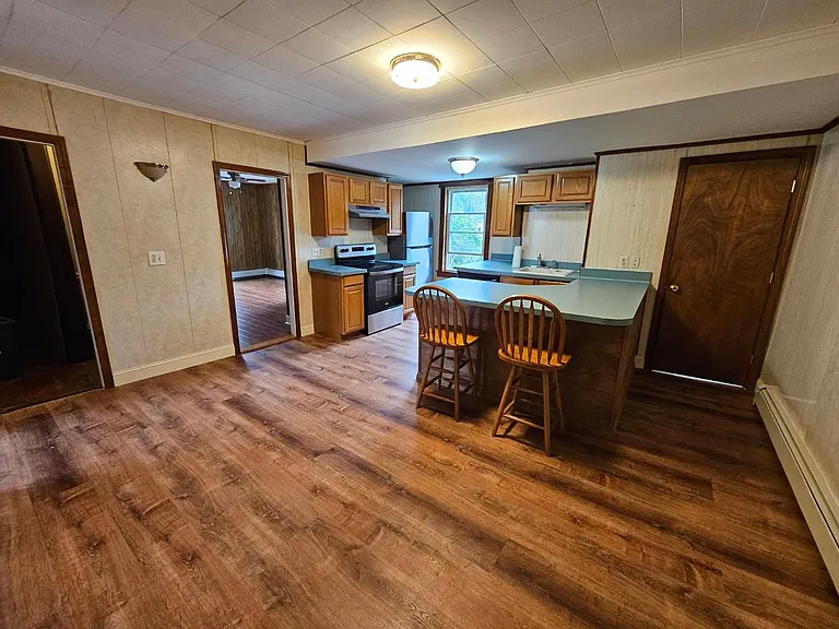 4 Clarissa St #2 — Photo 2