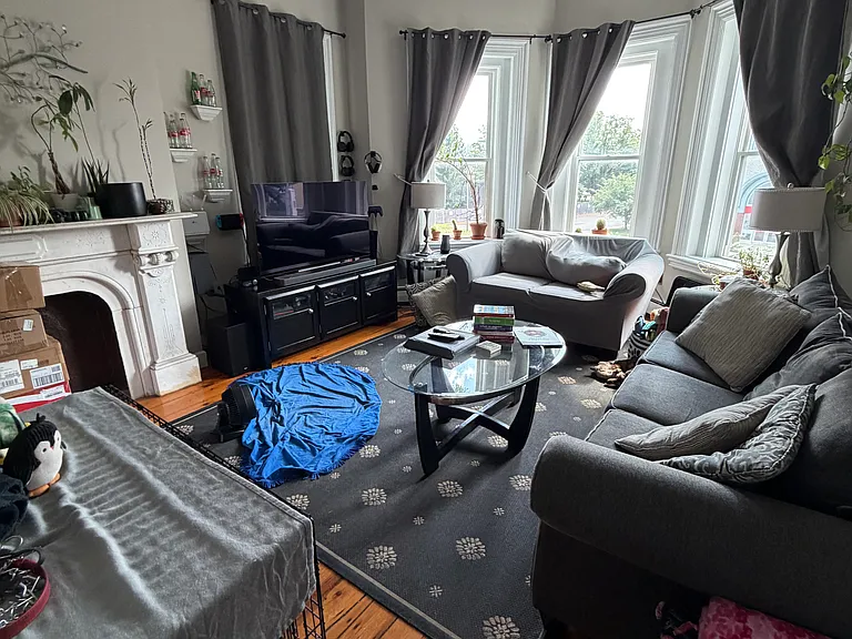 417 Main St #2 — Photo 2