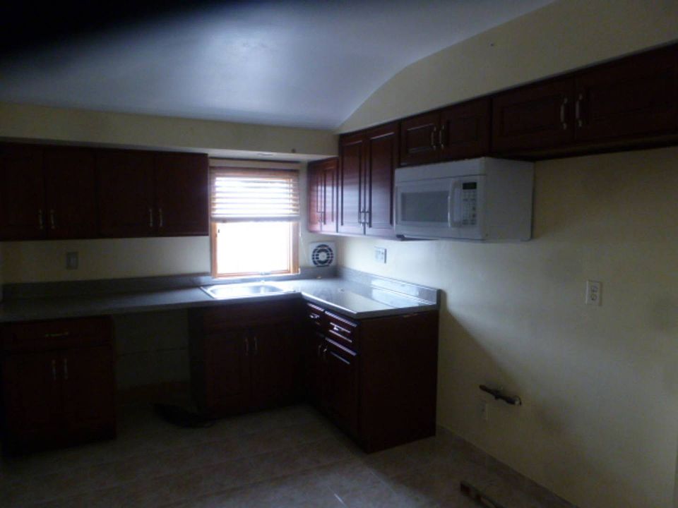 1st image of 155-46 Cohancy St