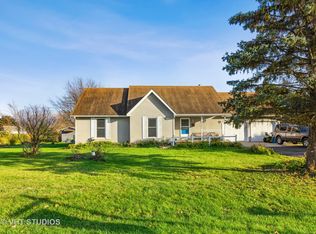 4082 E 2370th Rd, Sheridan, IL 60551