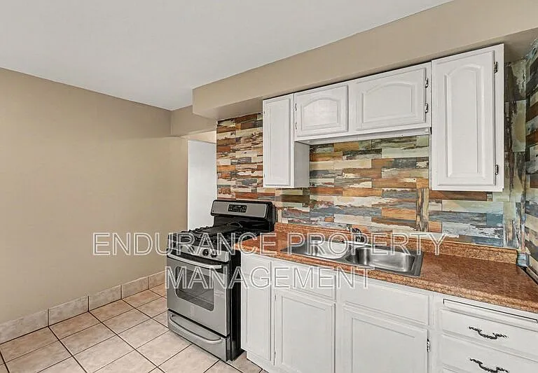 937 Grand Ave — Photo 10