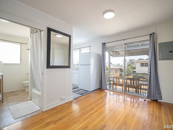 5th image of 3343 Hoolulu St