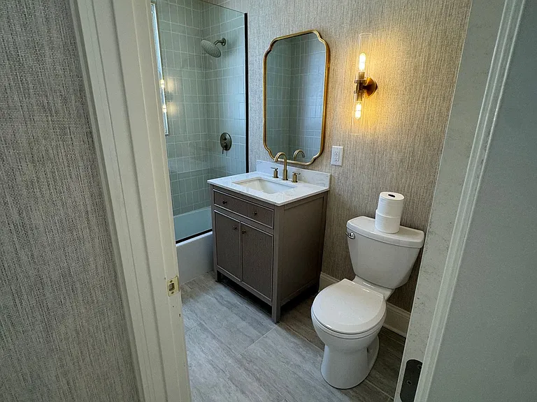 1618 Washington St NE — Photo 3