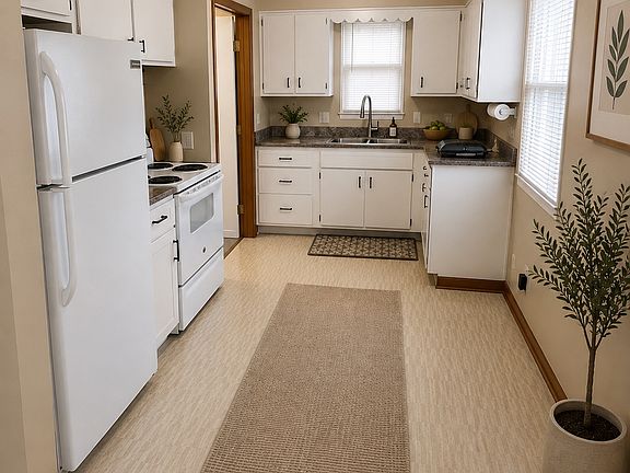 5th image of 2593 Spaatz Ave