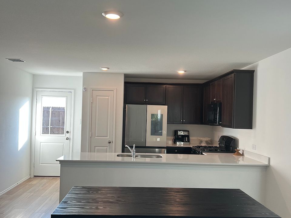 1st image of 3317 Coyote Way