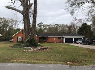 3225 Campbell St, Moss Point, MS 39563