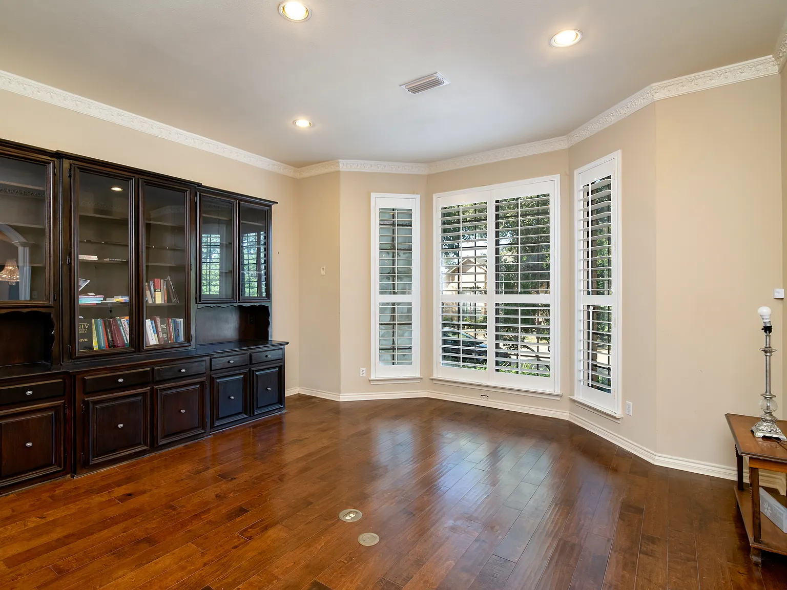 3 bed, 3.5 bath, 4433 sqft, $4,975 — Photo 3