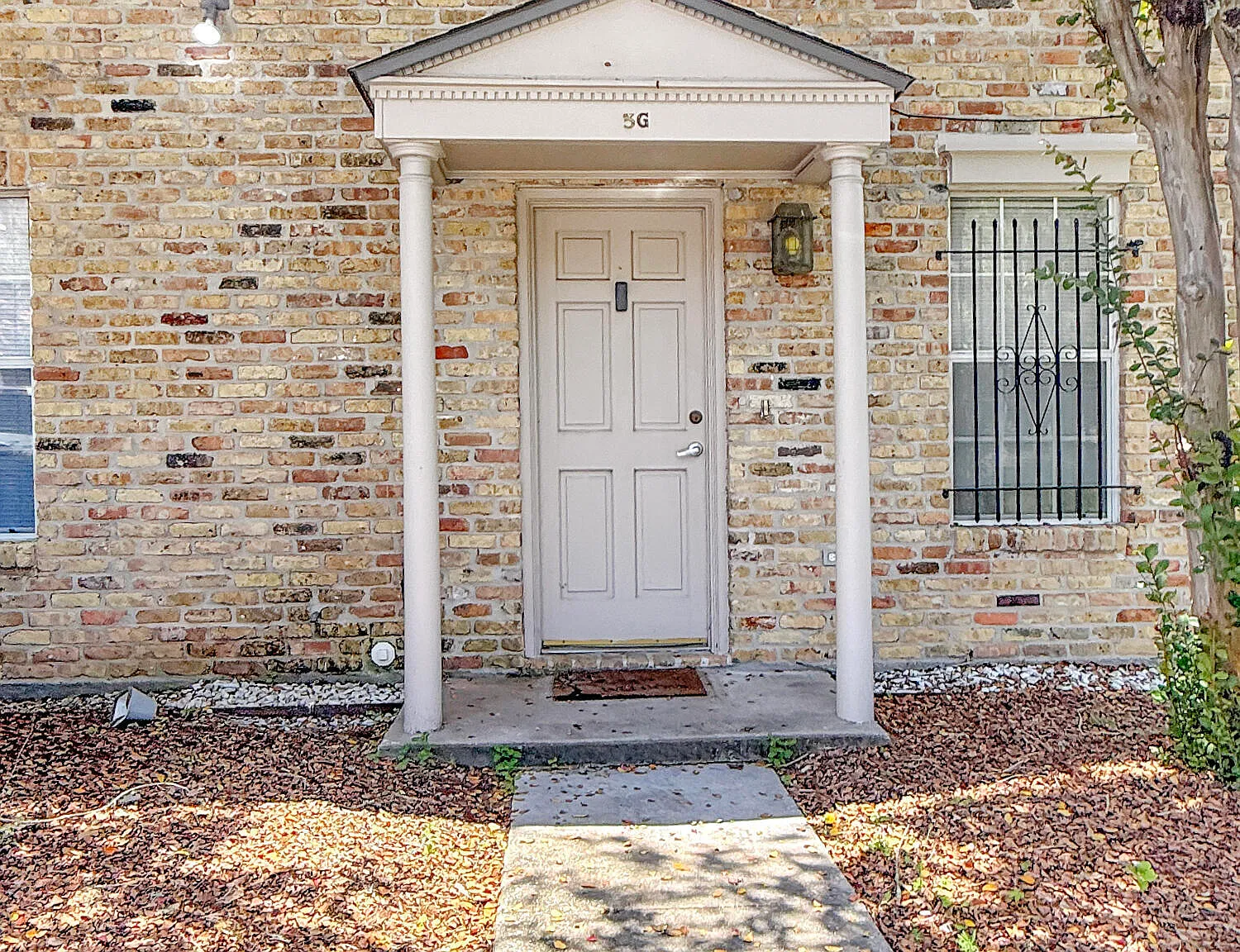 2 bed, 1.5 bath, 1066 sqft, $1,100 — Photo 1