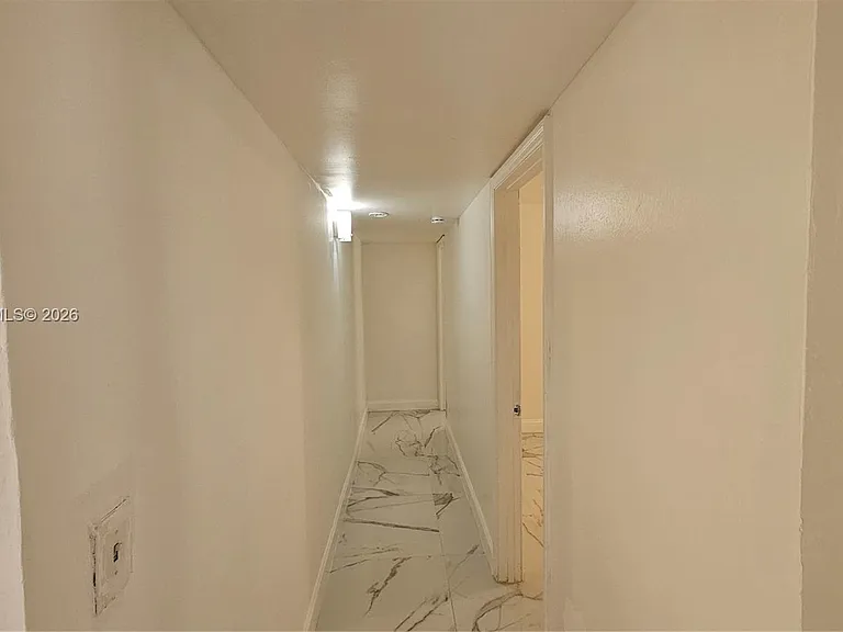 1524 SW 5th Pl #B — Photo 11