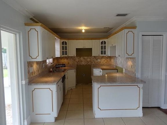 5th image of 19720 NW 39th Ct