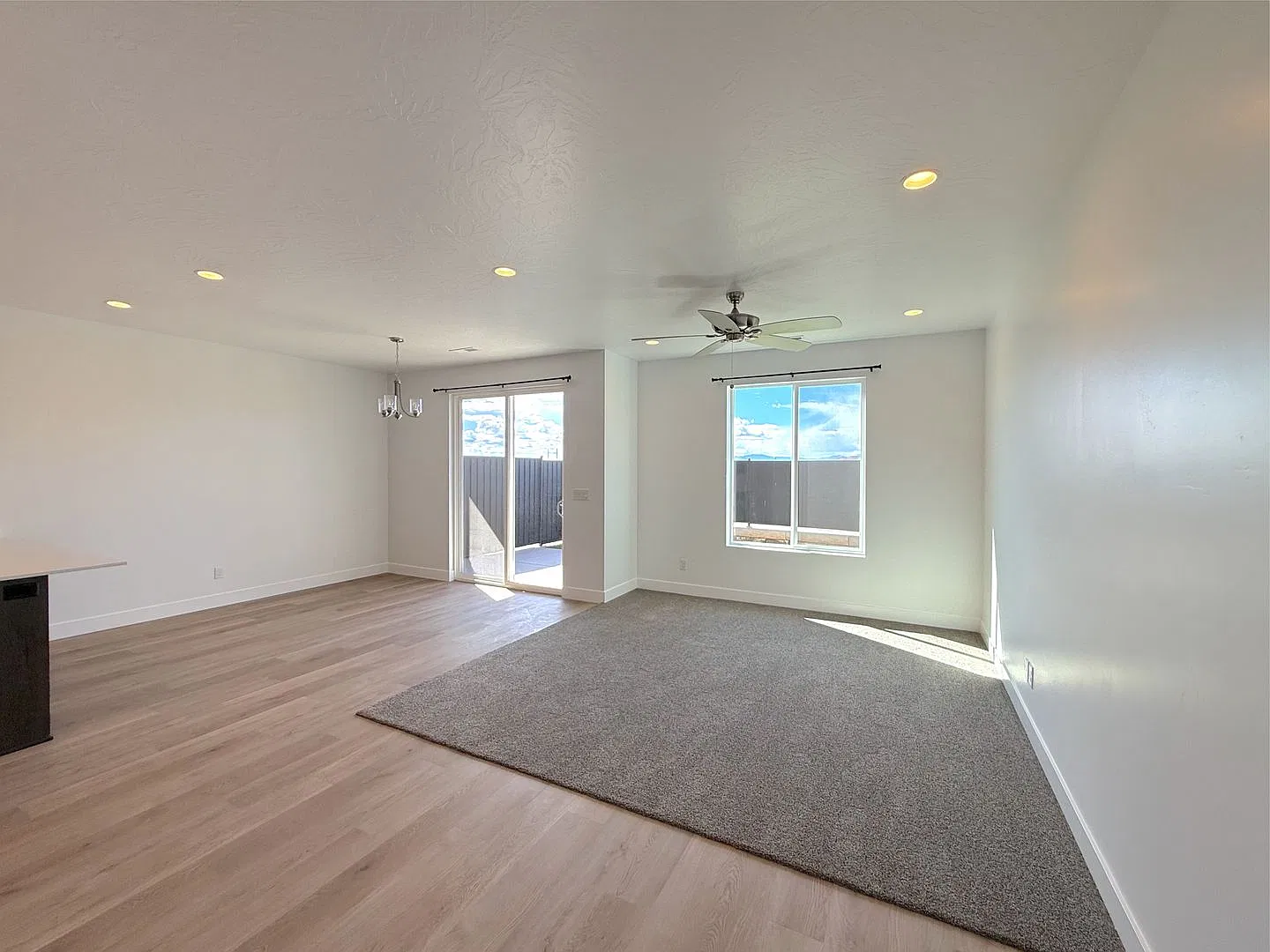 Brand New 3 bed, 2.5 Bath 1 car garage Townhome — Photo 4