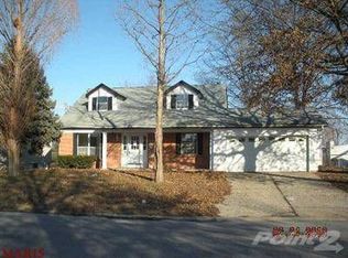 207 Kimberly Ln, Saint Peters, MO