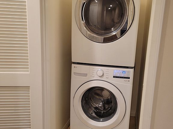 3rd image of 9610 Zelzah Ave APT 211