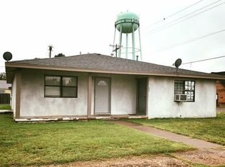 925 W 16th Ln, Portales, NM 88130