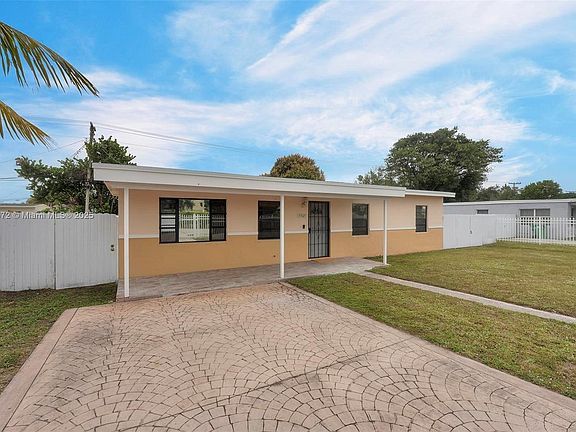 4th image of 15945 NW 27th Ave