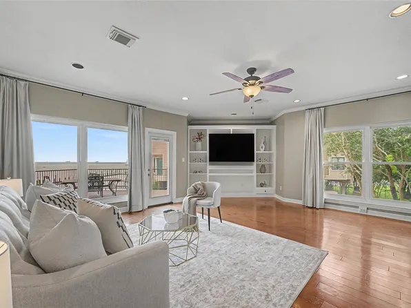 3663 Nasa Pkwy APT 708, Seabrook, TX 77586