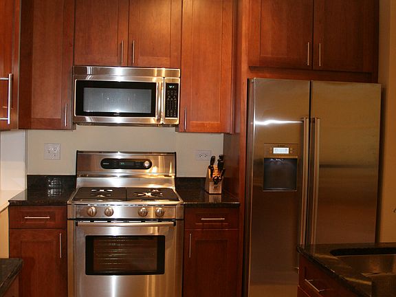 4th image of 1622 W Farwell Ave APT 3A