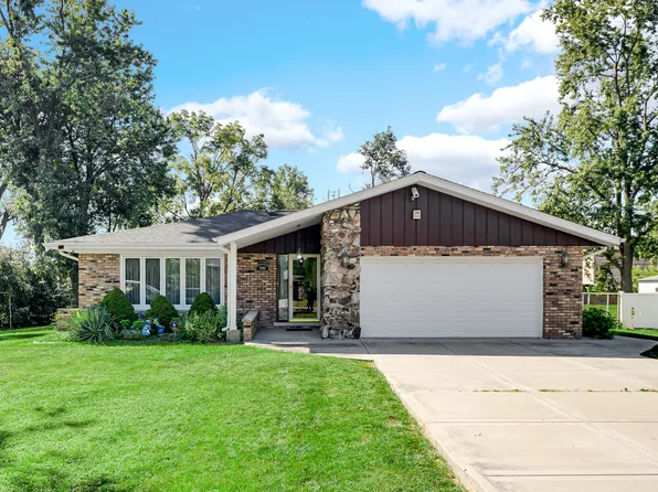 7903 W 102nd St, Palos Hills, IL 60465