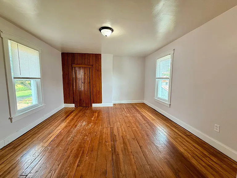 37 N Kinzer Rd — Photo 15