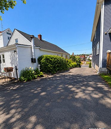 5th image of 285 Charles Street