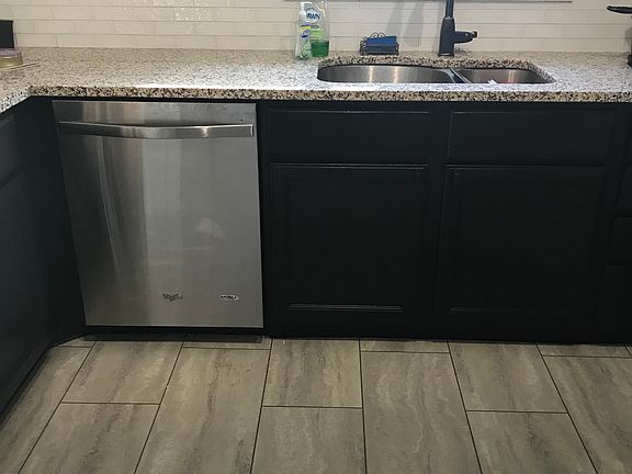 5th image of 456 Oak Meadow Dr