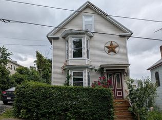 15 10th St, Lowell, MA 01850