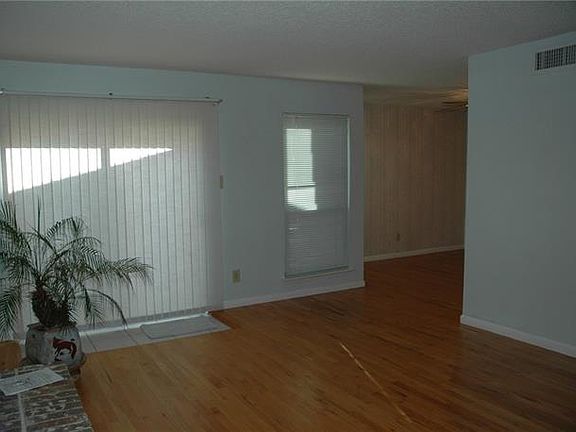 4th image of 2924 Canis Cir