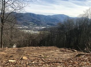 390 Eagle Fork Dr, Waynesville, NC 28786