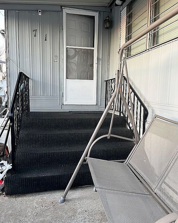 2nd image of 1055 Lincoln Ave #71