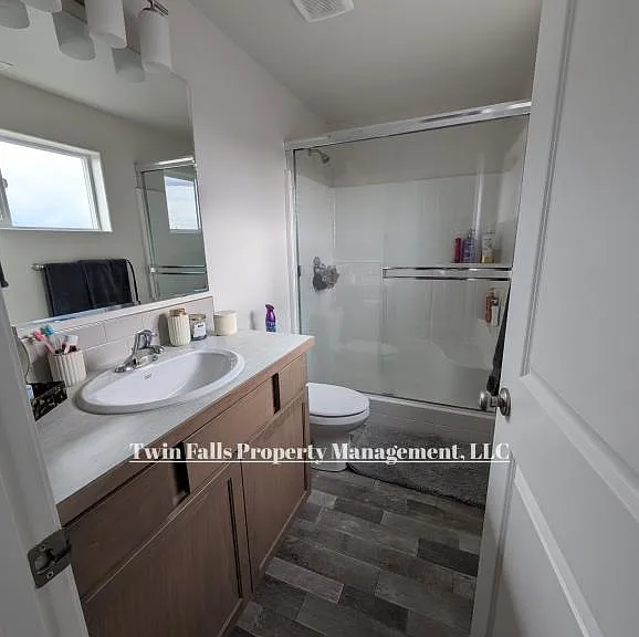 1574 Kenyon Rd — Photo 15