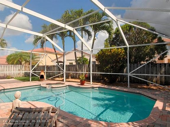 4th image of 6157 NW 40th St