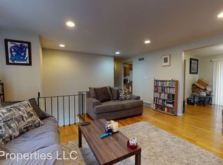 922 Cedarwood Dr, Pittsburgh, PA