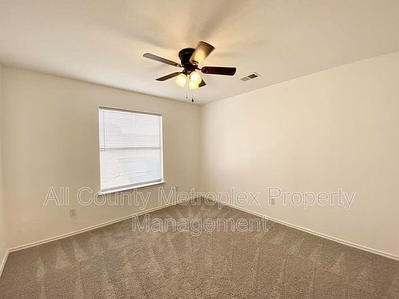 5th image of 1332 Sheila Dr
