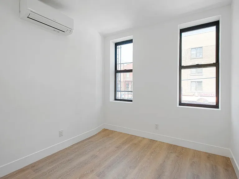 810 Grand St #2R — Photo 3