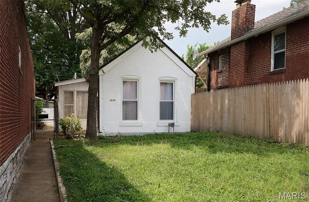 2619 Michigan Ave photo 1