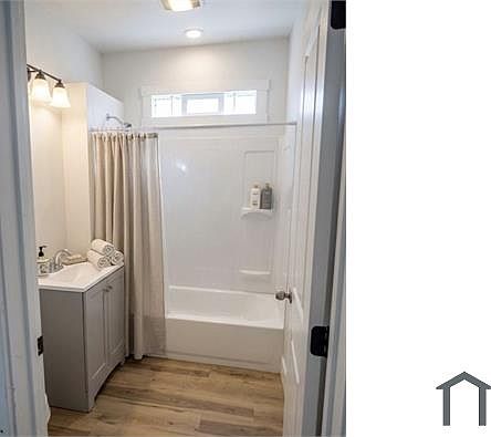 5th image of 7151 Tuxedo St #1